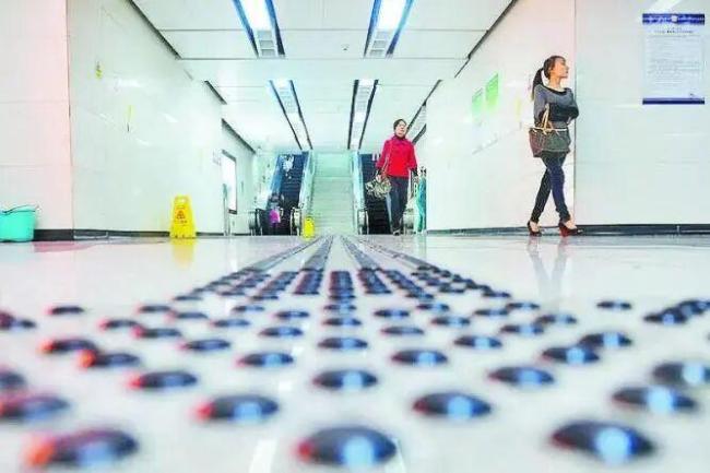 盲人男子写出十五运会火炬传递主题曲 听见光